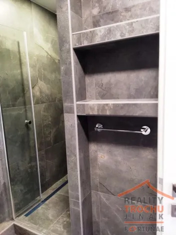 Pronájem bytu 1+1, Hradec Králové, Pod Zámečkem, 38 m2