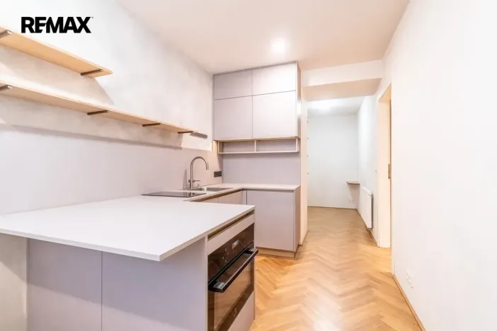 Pronájem bytu 1+kk, Praha - Vinohrady, Lucemburská, 25 m2