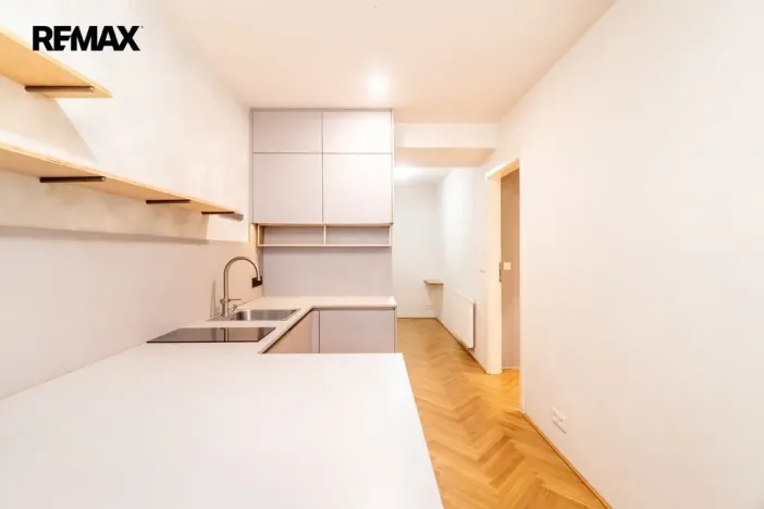 Pronájem bytu 1+kk, Praha - Vinohrady, Lucemburská, 25 m2