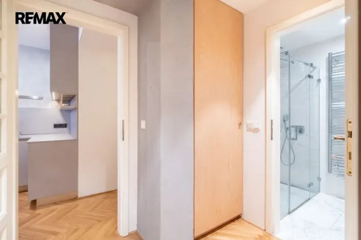 Pronájem bytu 1+kk, Praha - Vinohrady, Lucemburská, 25 m2