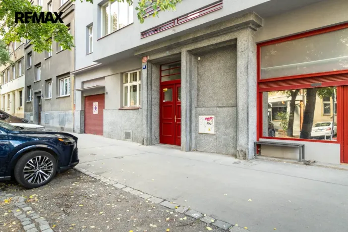 Pronájem bytu 1+kk, Praha - Vinohrady, Lucemburská, 25 m2