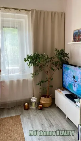 Pronájem bytu 2+kk, Praha - Ruzyně, Karlovarská, 41 m2