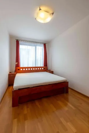 Pronájem bytu 3+kk, Praha - Prosek, Valečovská, 69 m2