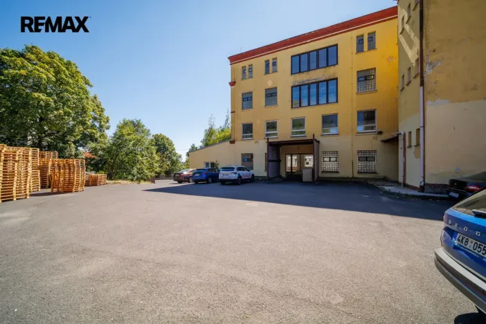 Prodej výrobních prostor, Aš, Mánesova, 2350 m2