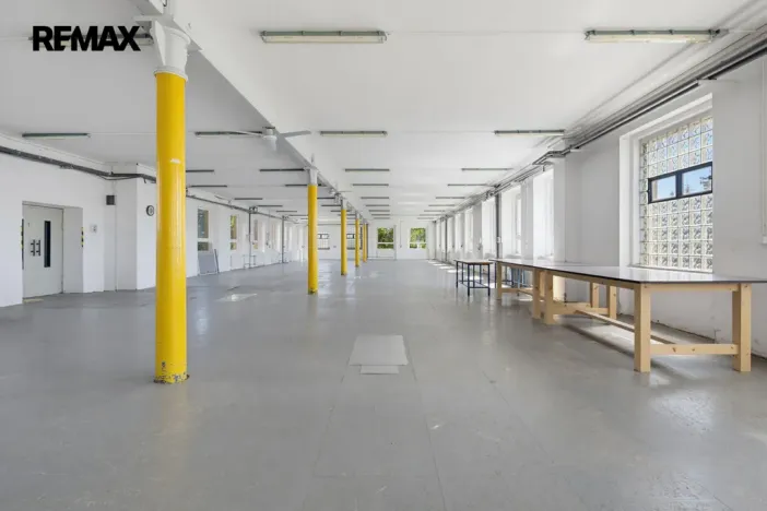 Prodej výrobních prostor, Aš, Mánesova, 2350 m2