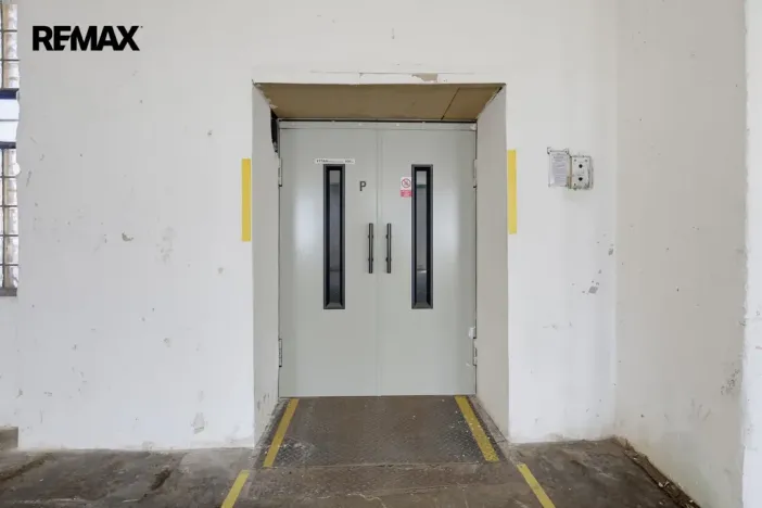 Prodej výrobních prostor, Aš, Mánesova, 2350 m2