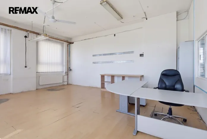 Prodej výrobních prostor, Aš, Mánesova, 2350 m2