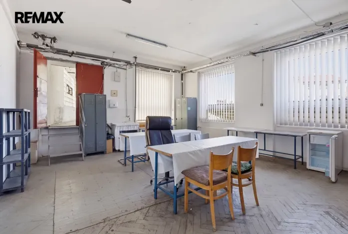 Prodej výrobních prostor, Aš, Mánesova, 2350 m2
