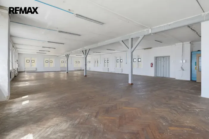 Prodej výrobních prostor, Aš, Mánesova, 2350 m2