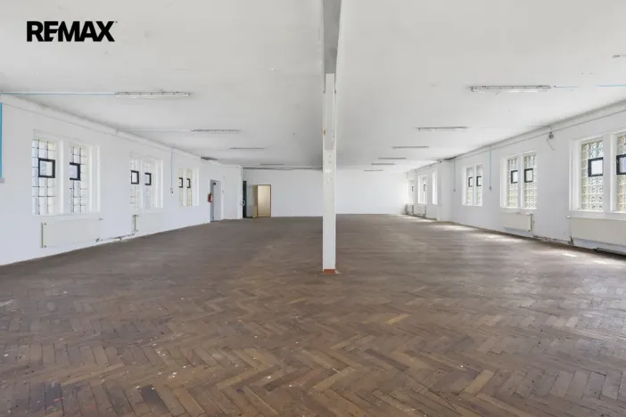 Prodej výrobních prostor, Aš, Mánesova, 2350 m2