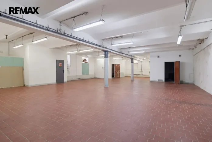 Prodej výrobních prostor, Aš, Mánesova, 2350 m2