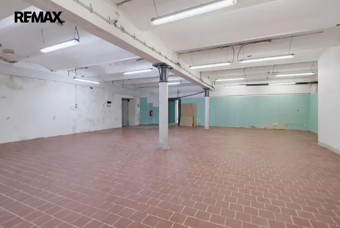 Prodej výrobních prostor, Aš, Mánesova, 2350 m2