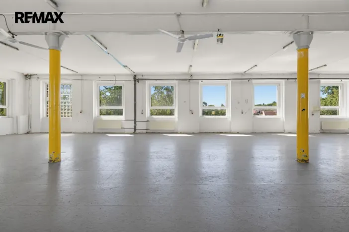 Prodej výrobních prostor, Aš, Mánesova, 2350 m2