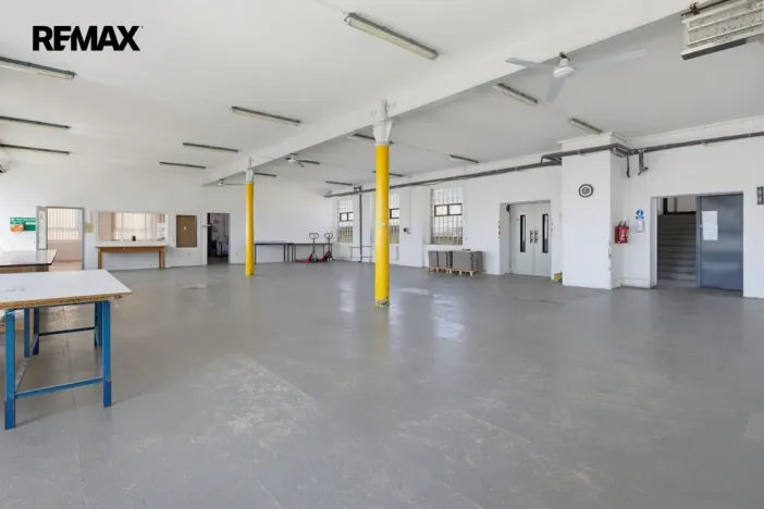 Prodej výrobních prostor, Aš, Mánesova, 2350 m2