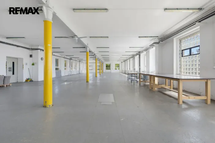 Prodej výrobních prostor, Aš, Mánesova, 2350 m2