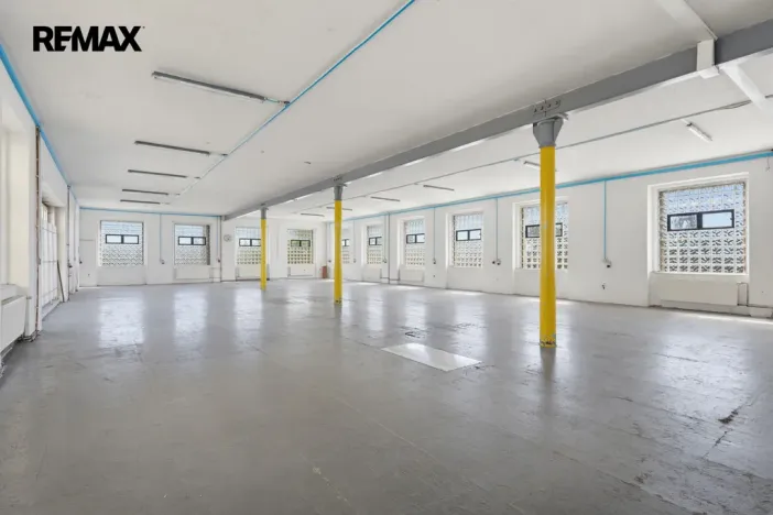 Prodej výrobních prostor, Aš, Mánesova, 2350 m2