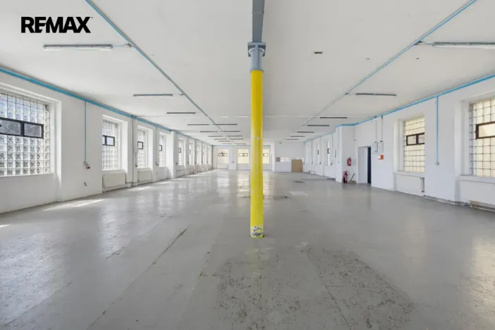 Prodej výrobních prostor, Aš, Mánesova, 2350 m2