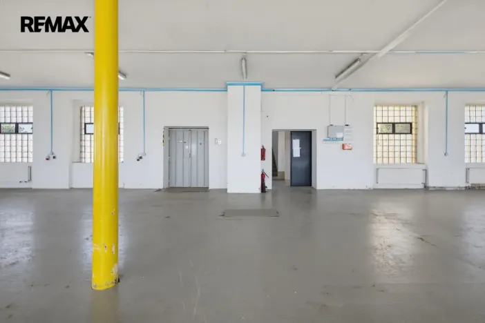Prodej výrobních prostor, Aš, Mánesova, 2350 m2
