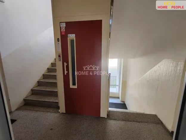 Pronájem bytu 4+1, Karlovy Vary - Stará Role, Školní, 84 m2