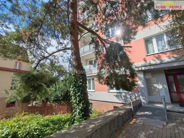 Pronájem bytu 4+1, Karlovy Vary - Stará Role, Školní, 84 m2
