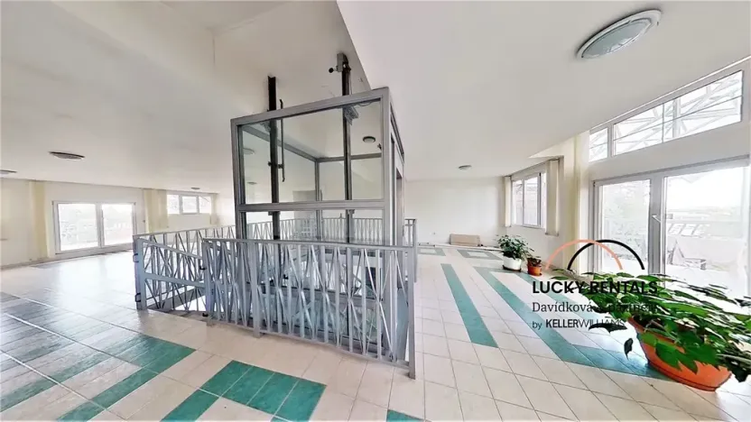 Pronájem bytu 2+kk, Průhonice, U Křížku, 44 m2
