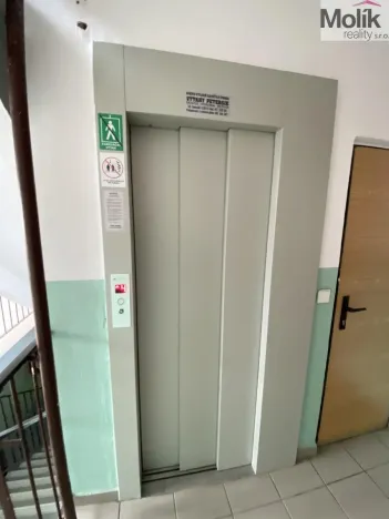 Prodej bytu 3+1, Teplice - Prosetice, Rovná, 69 m2