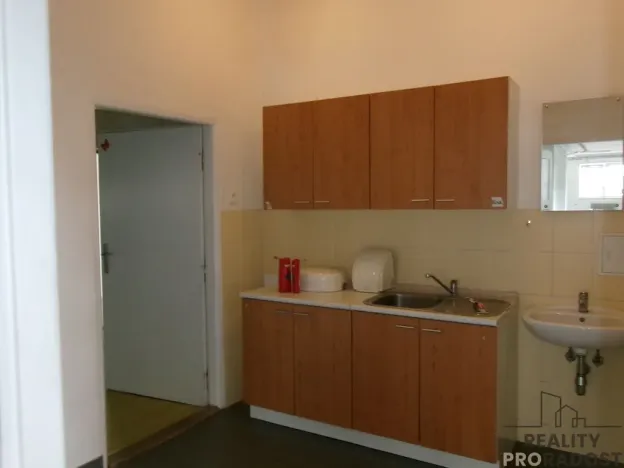 Pronájem skladu, Brno - Horní Heršpice, 180 m2