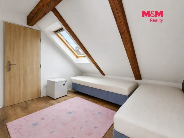 Pronájem, Kostelec nad Černými lesy - Kostelec nad Černými Lesy, náměstí Smiřických, 15 m2