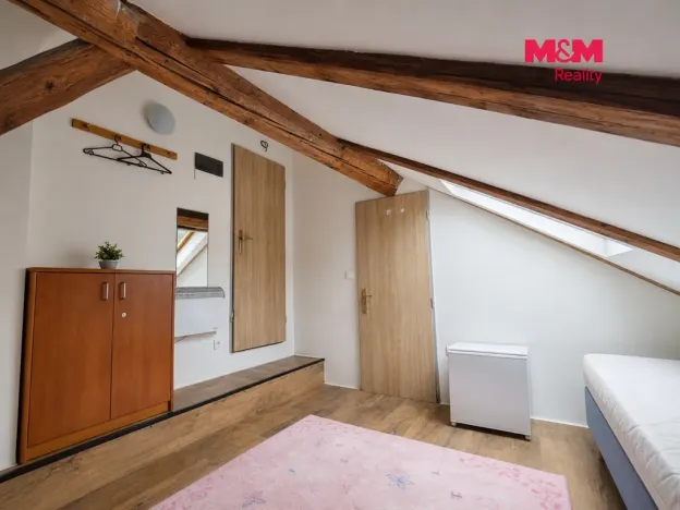 Pronájem, Kostelec nad Černými lesy - Kostelec nad Černými Lesy, náměstí Smiřických, 15 m2