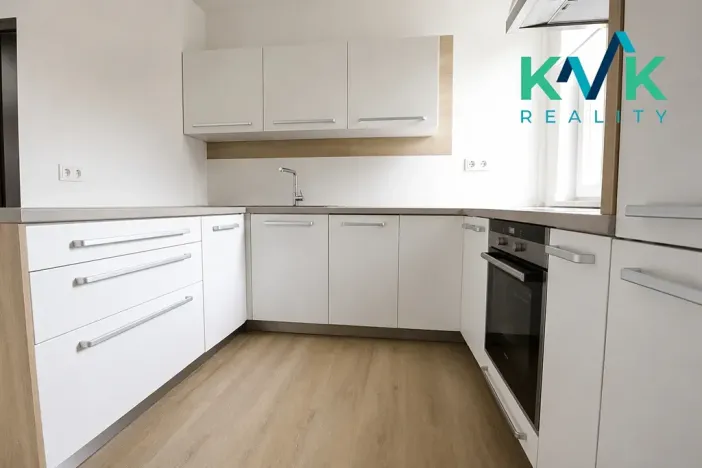 Pronájem bytu 2+1, Karlovy Vary, Vrázova, 79 m2