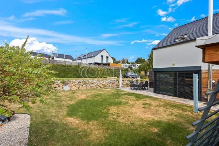 Prodej rodinného domu, Kamenice - Ládví, Lužní, 131 m2