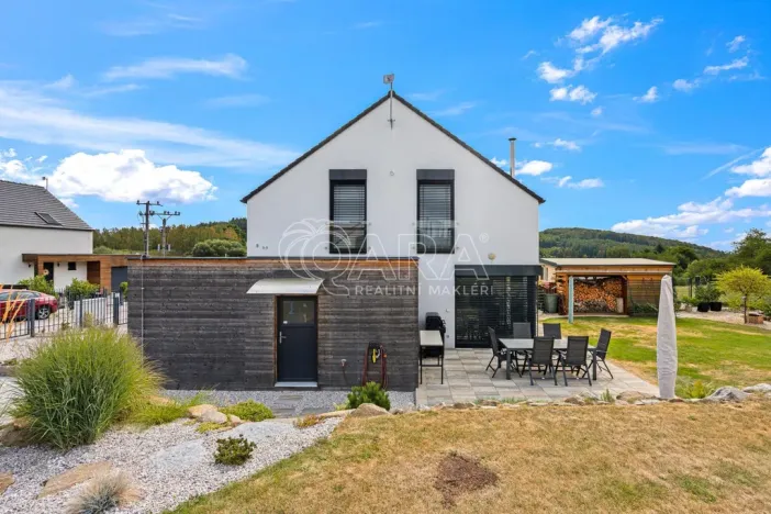 Prodej rodinného domu, Kamenice - Ládví, Lužní, 131 m2