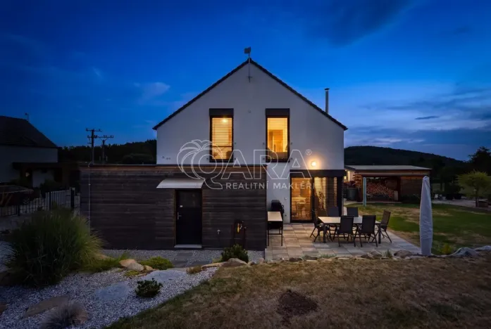 Prodej rodinného domu, Kamenice - Ládví, Lužní, 131 m2