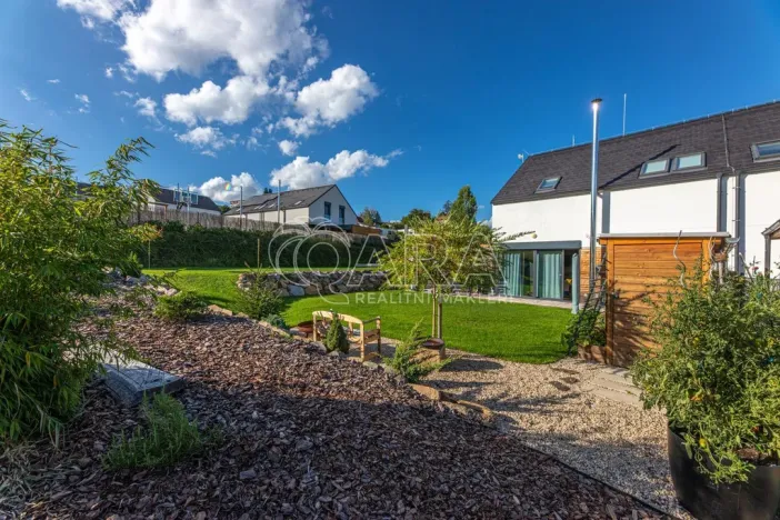 Prodej rodinného domu, Kamenice - Ládví, Lužní, 131 m2