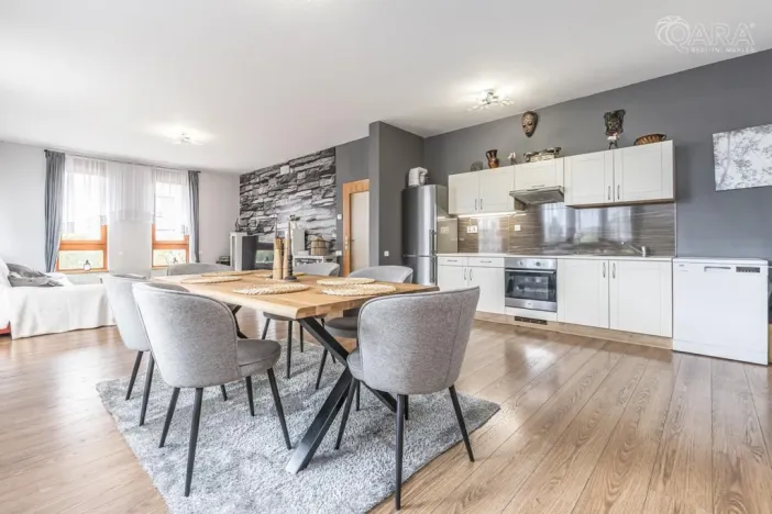 Prodej bytu 4+kk, Slaný, Kybalova, 118 m2
