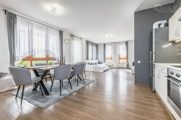 Prodej bytu 4+kk, Slaný, Kybalova, 118 m2