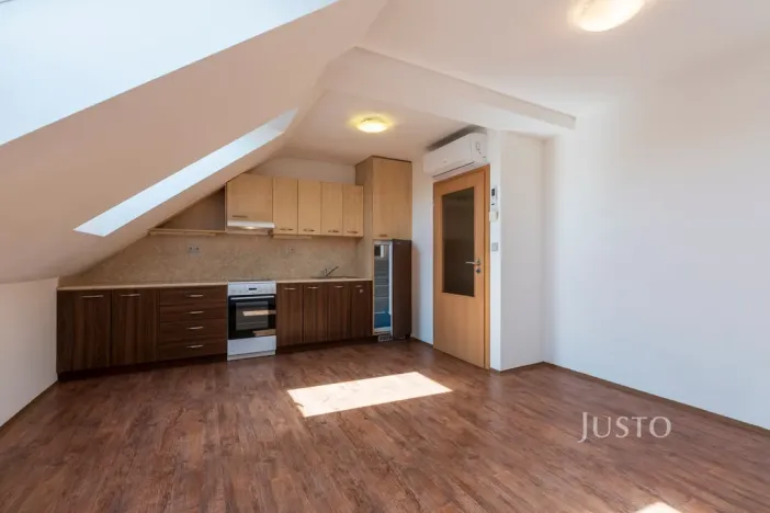 Pronájem bytu 2+kk, Staré Město, Hradišťská, 37 m2