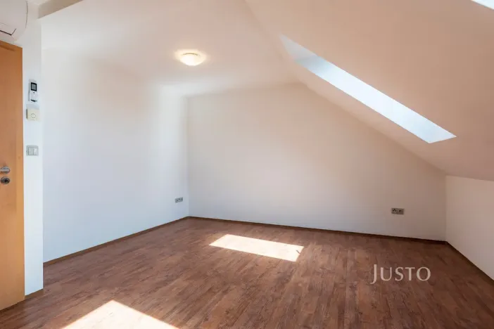 Pronájem bytu 2+kk, Staré Město, Hradišťská, 37 m2