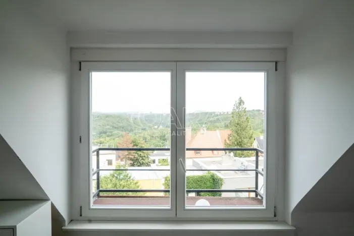 Pronájem bytu 2+kk, Praha - Vokovice, Vokovická, 50 m2