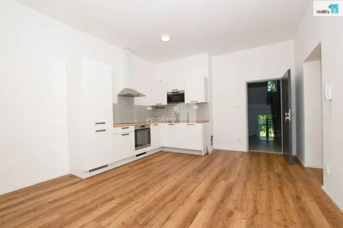 Pronájem bytu 2+kk, Liberec - Liberec II-Nové Město, Chrastavská, 50 m2