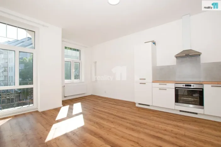 Pronájem bytu 2+kk, Liberec - Liberec II-Nové Město, Chrastavská, 50 m2