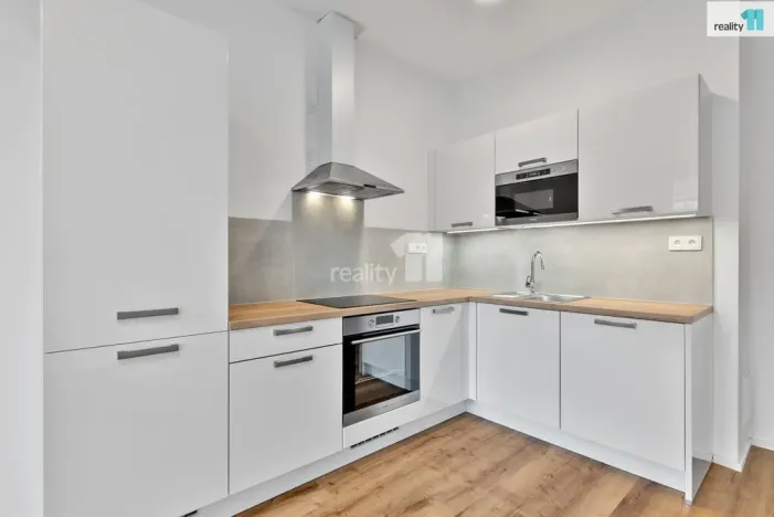 Pronájem bytu 2+kk, Liberec - Liberec II-Nové Město, Chrastavská, 50 m2