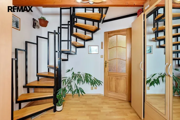 Prodej obchodního prostoru, Lomnice nad Popelkou, Komenského, 234 m2