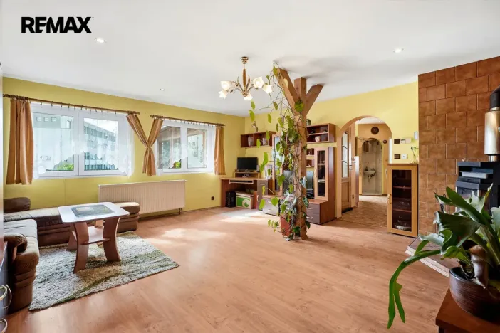 Prodej obchodního prostoru, Lomnice nad Popelkou, Komenského, 234 m2