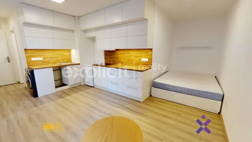Pronájem bytu 1+kk, Zlín, Lorencova, 32 m2