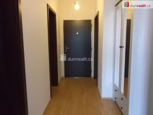 Pronájem bytu 2+kk, Praha, Hlučkova, 63 m2