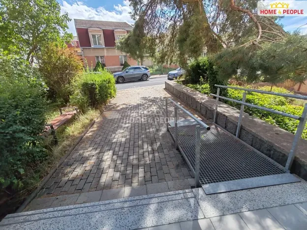 Pronájem bytu 4+1, Karlovy Vary, Školní, 84 m2