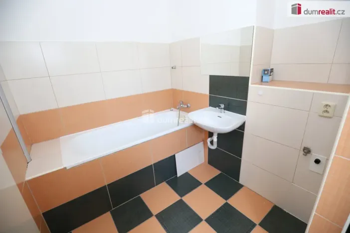 Pronájem bytu 2+1, Ostrov, Jáchymovská, 65 m2
