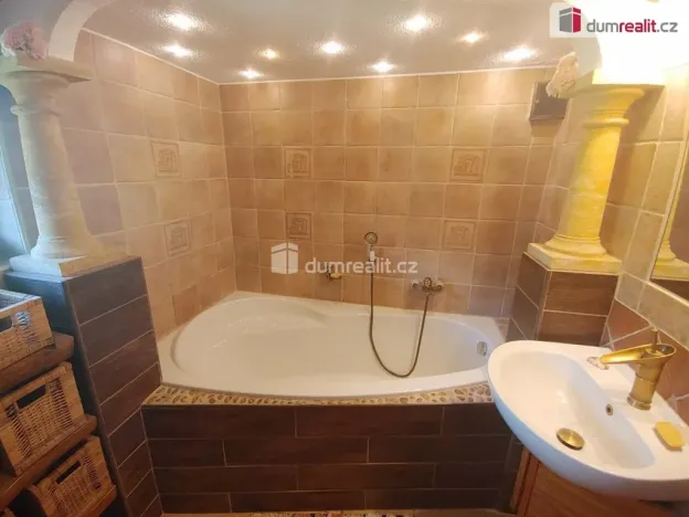 Pronájem rodinného domu, Krajková, 150 m2