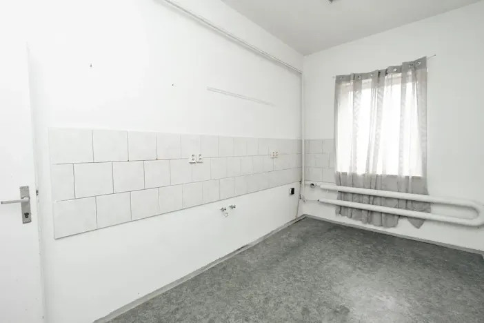 Pronájem skladu, Kladno, Na Vysokém, 367 m2